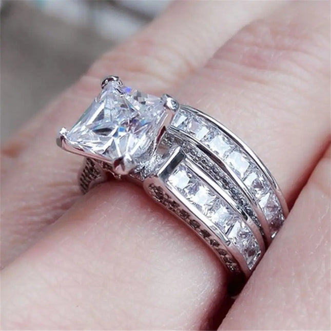 Zirconia Wedding Rings Set with Unique Diamond Design