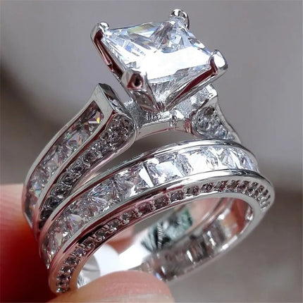 Zirconia Wedding Rings Set with Unique Diamond Design
